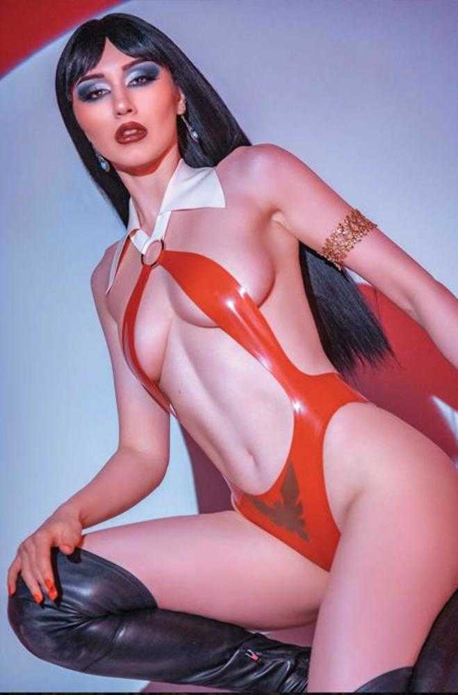 Vampirella Armageddon #7 Cover F Cosplay 1:10 Virgin Variant